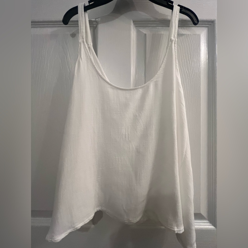 Women’s Cream Button-Front Cami Tank Top with Button details - Picture 4 of 5